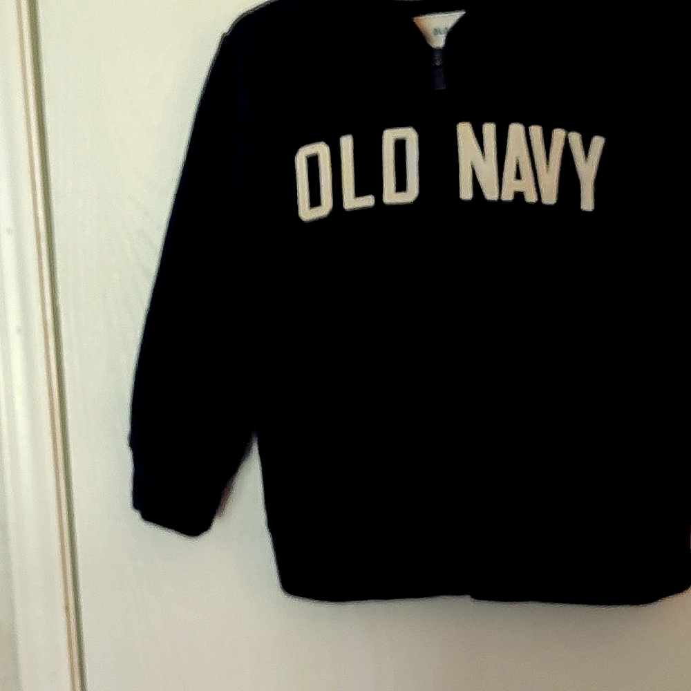 Old navy sweat suit. Size3T